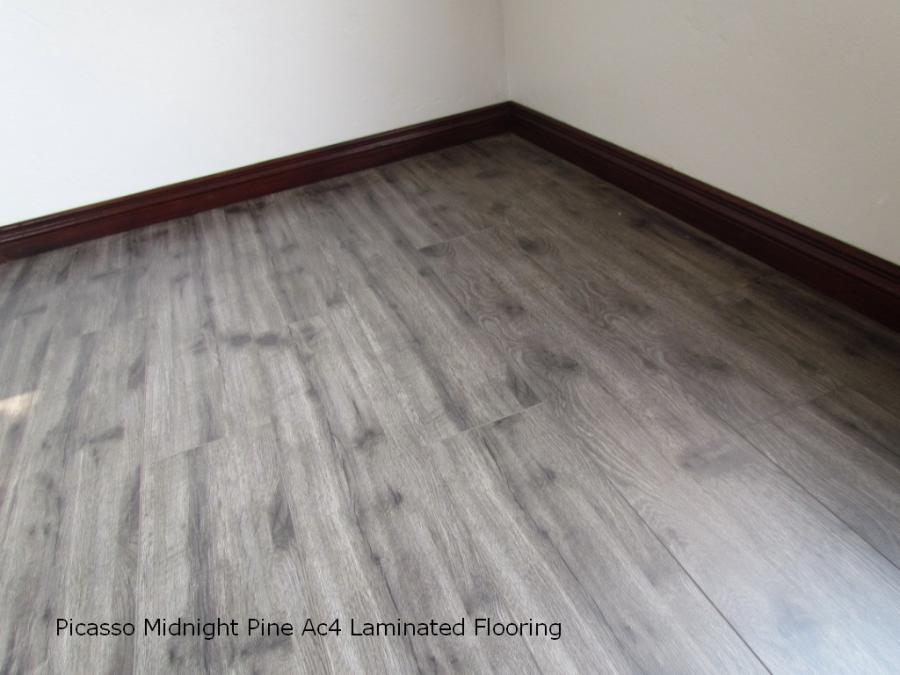 PicassoMidnightPineAC4LaminatedFlooringPricingPretoriaSales20130311 005.JPG